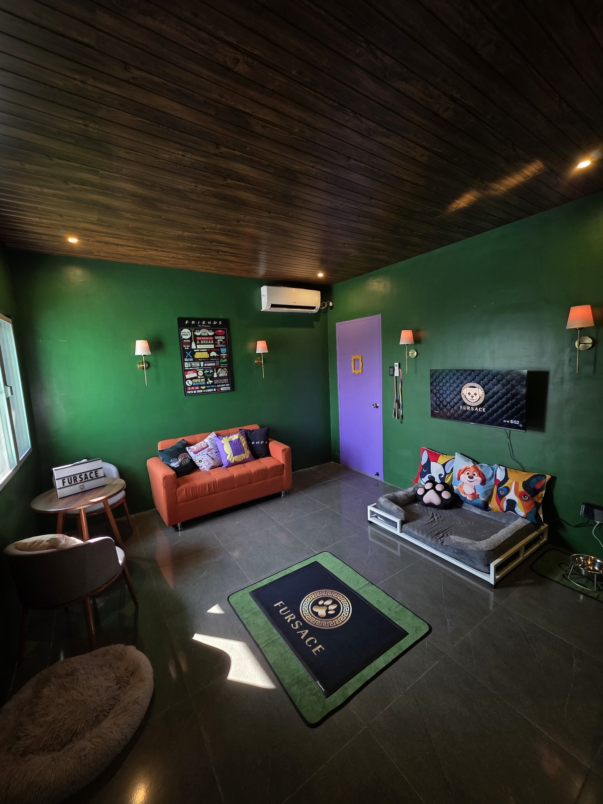 Hollywood Suite